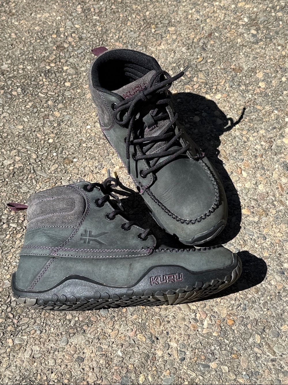 KURU Quest Leather Boots - Dark Gray with Purple Accents (7.5)